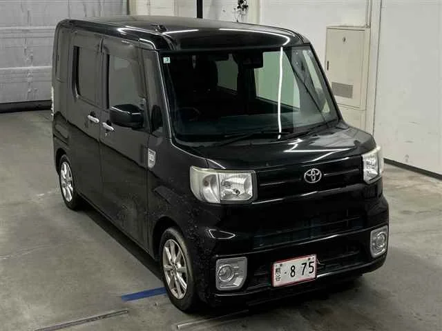 Toyota Pixis Mega LA700A 2019